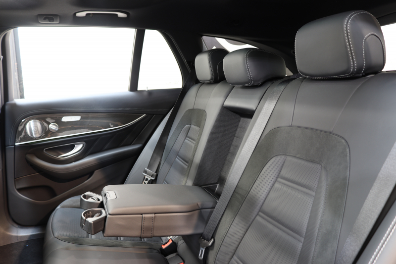 AMG Eクラス E43ｽﾃｰｼｮﾝﾜｺﾞﾝ 4MATIC ｴｸｽｸﾙｰｼﾌﾞ&ﾚｰﾀﾞｰｾｰﾌﾃｨPKG　ｷｰﾚｽｺﾞｰ 黒本革 ﾍﾞﾝﾁﾚｰﾀｰ ﾊﾟﾉﾗﾏSR ﾍｯﾄﾞｱｯﾌﾟD HDDﾅﾋﾞTV ｽﾏﾎ連携 ﾌﾞﾙﾒｽﾀｰ 360ｶﾒﾗ PTS LEDﾗｲﾄ 自動ﾄﾗﾝｸ ﾊﾝｽﾞﾌﾘｰA AMG専用装備&ﾁｭｰﾆﾝｸﾞ 9AT　2年保証