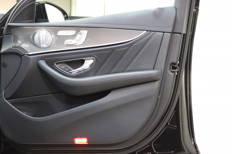 AMG Eクラス E43ｽﾃｰｼｮﾝﾜｺﾞﾝ 4MATIC ｴｸｽｸﾙｰｼﾌﾞ&ﾚｰﾀﾞｰｾｰﾌﾃｨPKG　ｷｰﾚｽｺﾞｰ 黒本革 ﾍﾞﾝﾁﾚｰﾀｰ ﾊﾟﾉﾗﾏSR ﾍｯﾄﾞｱｯﾌﾟD HDDﾅﾋﾞTV ｽﾏﾎ連携 ﾌﾞﾙﾒｽﾀｰ 360ｶﾒﾗ PTS LEDﾗｲﾄ 自動ﾄﾗﾝｸ ﾊﾝｽﾞﾌﾘｰA AMG専用装備&ﾁｭｰﾆﾝｸﾞ 9AT　2年保証