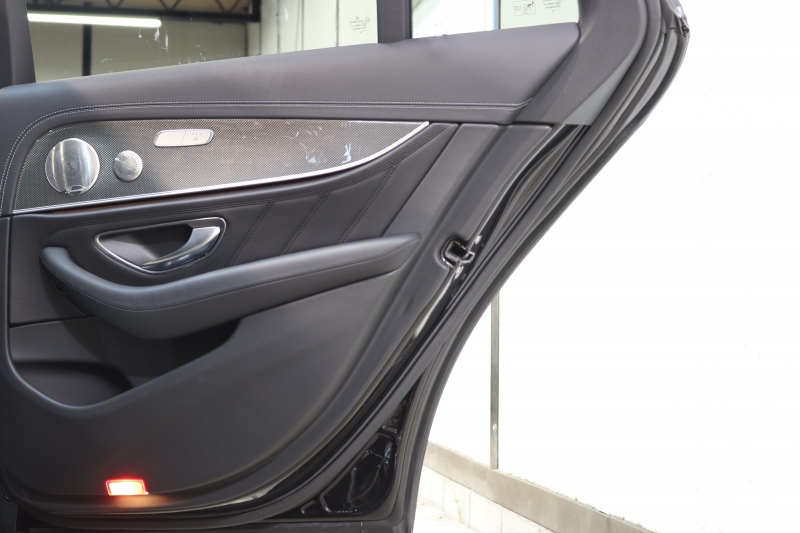 AMG Eクラス E43ｽﾃｰｼｮﾝﾜｺﾞﾝ 4MATIC ｴｸｽｸﾙｰｼﾌﾞ&ﾚｰﾀﾞｰｾｰﾌﾃｨPKG　ｷｰﾚｽｺﾞｰ 黒本革 ﾍﾞﾝﾁﾚｰﾀｰ ﾊﾟﾉﾗﾏSR ﾍｯﾄﾞｱｯﾌﾟD HDDﾅﾋﾞTV ｽﾏﾎ連携 ﾌﾞﾙﾒｽﾀｰ 360ｶﾒﾗ PTS LEDﾗｲﾄ 自動ﾄﾗﾝｸ ﾊﾝｽﾞﾌﾘｰA AMG専用装備&ﾁｭｰﾆﾝｸﾞ 9AT　2年保証