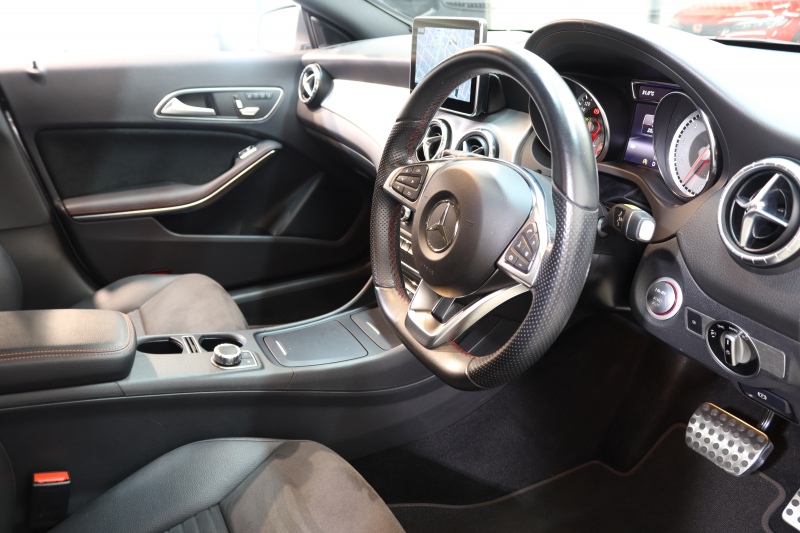 メルセデスベンツ CLAクラス CLA250 4MATIC AMGﾗｲﾝ ﾚｰﾀﾞｰｾｰﾌﾃｨPKG　中期 ｷｰﾚｽｺﾞｰ ﾚｻﾞｰDINAMICAｼｰﾄ HDDﾅﾋﾞTV BT音楽 ﾊﾞｯｸｶﾒﾗ PTS ｷｾﾉﾝﾗｲﾄ AMGｴｱﾛ&18AW 7AT　2年保証