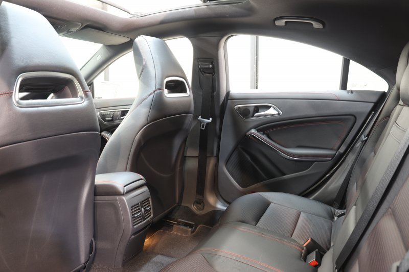 メルセデスベンツ CLAクラス CLA250 AMGﾗｲﾝ AMGｴｸｽｸﾙｰｼﾌﾞ&ﾚｰﾀﾞｰｾｰﾌﾃｨPKG　1ｵｰﾅｰ 黒本革 ﾊﾟﾉﾗﾏSR HDDﾅﾋﾞTV BT音楽 harman/kardon ﾊﾞｯｸｶﾒﾗ PTS ｷｾﾉﾝﾗｲﾄ AMGｴｱﾛ&18AW 7AT　2年保証