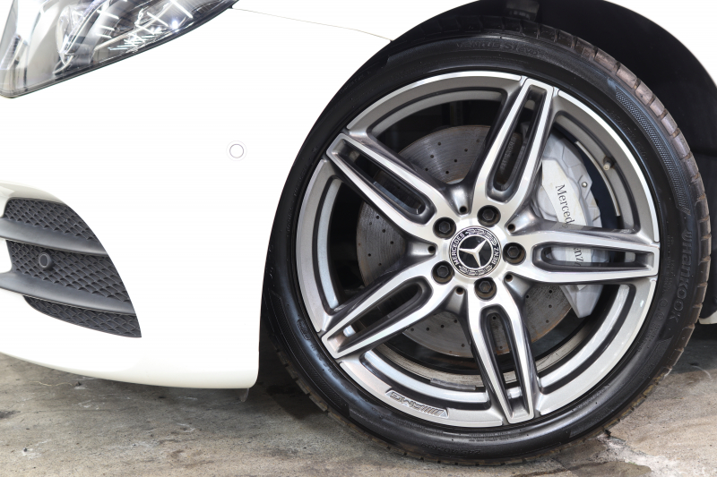 メルセデスベンツ Eクラス E300 AVG ｽﾎﾟｰﾂ ｴｸｽｸﾙｰｼﾌﾞ&ﾚｰﾀﾞｰｾｰﾌﾃｨPKG　中期 MEｺﾈｸﾄ ｷｰﾚｽｺﾞｰ 黒本革 ﾊﾟﾉﾗﾏSR ﾍｯﾄﾞｱｯﾌﾟD HDDﾅﾋﾞTV&ｷｬﾝｾﾗｰ ｽﾏﾎ連携 ﾌﾞﾙﾒｽﾀｰ 360ｶﾒﾗ PTS LEDﾗｲﾄ 自動ﾄﾗﾝｸ AMGｴｱﾛ&19AW 9AT　2年保証