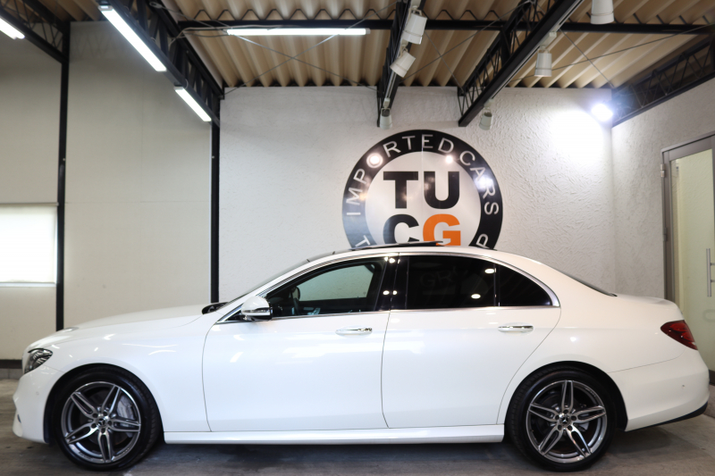 メルセデスベンツ Eクラス E300 AVG ｽﾎﾟｰﾂ ｴｸｽｸﾙｰｼﾌﾞ&ﾚｰﾀﾞｰｾｰﾌﾃｨPKG　中期 MEｺﾈｸﾄ ｷｰﾚｽｺﾞｰ 黒本革 ﾊﾟﾉﾗﾏSR ﾍｯﾄﾞｱｯﾌﾟD HDDﾅﾋﾞTV&ｷｬﾝｾﾗｰ ｽﾏﾎ連携 ﾌﾞﾙﾒｽﾀｰ 360ｶﾒﾗ PTS LEDﾗｲﾄ 自動ﾄﾗﾝｸ AMGｴｱﾛ&19AW 9AT　2年保証