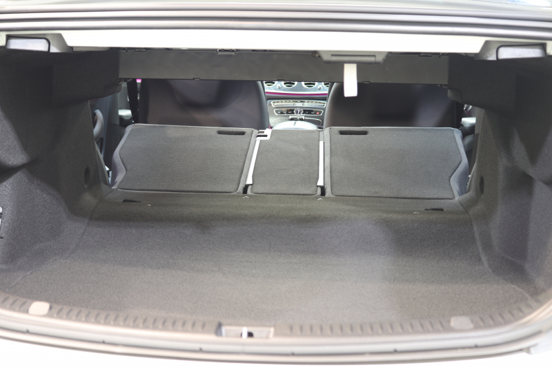 メルセデスベンツ Eクラス E300 AVG ｽﾎﾟｰﾂ ｴｸｽｸﾙｰｼﾌﾞ&ﾚｰﾀﾞｰｾｰﾌﾃｨPKG　中期 MEｺﾈｸﾄ ｷｰﾚｽｺﾞｰ 黒本革 ﾊﾟﾉﾗﾏSR ﾍｯﾄﾞｱｯﾌﾟD HDDﾅﾋﾞTV&ｷｬﾝｾﾗｰ ｽﾏﾎ連携 ﾌﾞﾙﾒｽﾀｰ 360ｶﾒﾗ PTS LEDﾗｲﾄ 自動ﾄﾗﾝｸ AMGｴｱﾛ&19AW 9AT　2年保証