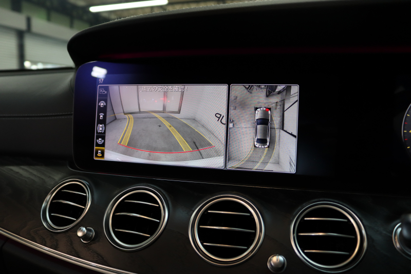 メルセデスベンツ Eクラス E300 AVG ｽﾎﾟｰﾂ ｴｸｽｸﾙｰｼﾌﾞ&ﾚｰﾀﾞｰｾｰﾌﾃｨPKG　中期 MEｺﾈｸﾄ ｷｰﾚｽｺﾞｰ 黒本革 ﾊﾟﾉﾗﾏSR ﾍｯﾄﾞｱｯﾌﾟD HDDﾅﾋﾞTV&ｷｬﾝｾﾗｰ ｽﾏﾎ連携 ﾌﾞﾙﾒｽﾀｰ 360ｶﾒﾗ PTS LEDﾗｲﾄ 自動ﾄﾗﾝｸ AMGｴｱﾛ&19AW 9AT　2年保証