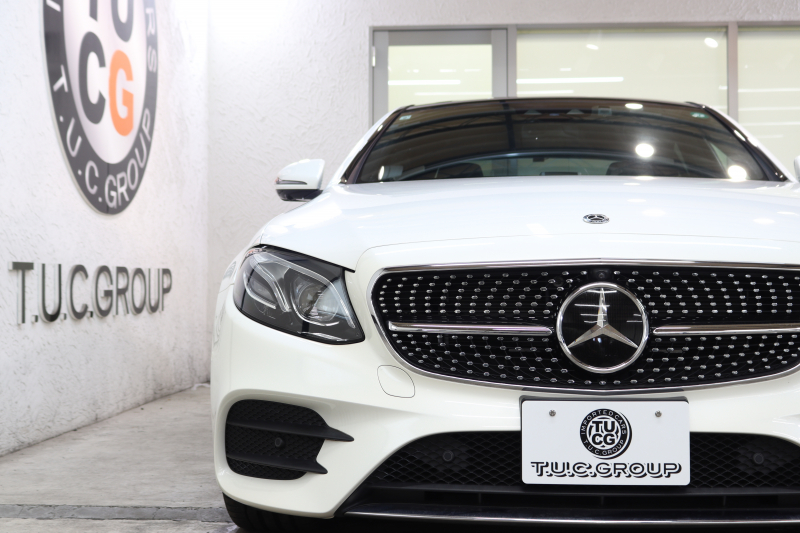 メルセデスベンツ Eクラス E300 AVG ｽﾎﾟｰﾂ ｴｸｽｸﾙｰｼﾌﾞ&ﾚｰﾀﾞｰｾｰﾌﾃｨPKG　中期 MEｺﾈｸﾄ ｷｰﾚｽｺﾞｰ 黒本革 ﾊﾟﾉﾗﾏSR ﾍｯﾄﾞｱｯﾌﾟD HDDﾅﾋﾞTV&ｷｬﾝｾﾗｰ ｽﾏﾎ連携 ﾌﾞﾙﾒｽﾀｰ 360ｶﾒﾗ PTS LEDﾗｲﾄ 自動ﾄﾗﾝｸ AMGｴｱﾛ&19AW 9AT　2年保証