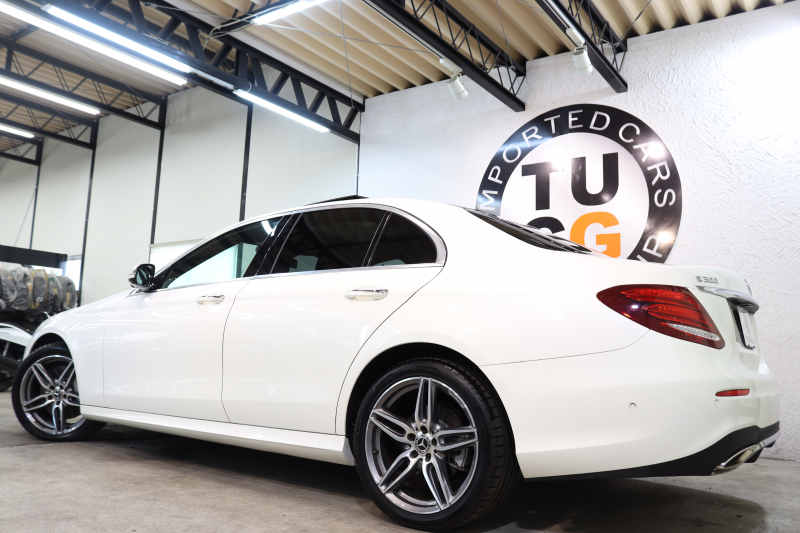 メルセデスベンツ Eクラス E300 AVG ｽﾎﾟｰﾂ ｴｸｽｸﾙｰｼﾌﾞ&ﾚｰﾀﾞｰｾｰﾌﾃｨPKG　中期 MEｺﾈｸﾄ ｷｰﾚｽｺﾞｰ 黒本革 ﾊﾟﾉﾗﾏSR ﾍｯﾄﾞｱｯﾌﾟD HDDﾅﾋﾞTV&ｷｬﾝｾﾗｰ ｽﾏﾎ連携 ﾌﾞﾙﾒｽﾀｰ 360ｶﾒﾗ PTS LEDﾗｲﾄ 自動ﾄﾗﾝｸ AMGｴｱﾛ&19AW 9AT　2年保証