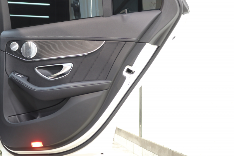 AMG Cクラス C43ｽﾃｰｼｮﾝﾜｺﾞﾝ 4MATIC ﾚｰﾀﾞｰｾｰﾌﾃｨPKG　中期 ｷｰﾚｽｺﾞｰ 黒本革 ﾊﾟﾉﾗﾏSR ﾍｯﾄﾞｱｯﾌﾟD HDDﾅﾋﾞTV BT音楽 ﾌﾞﾙﾒｽﾀｰ ﾊﾞｯｸｶﾒﾗ PTS LEDﾗｲﾄ 自動Rｹﾞｰﾄ ﾌｯﾄﾄﾗﾝｸOP AMG専用装備&ﾁｭｰﾆﾝｸﾞ 9AT　2年保証