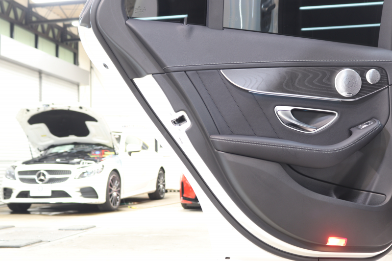 AMG Cクラス C43ｽﾃｰｼｮﾝﾜｺﾞﾝ 4MATIC ﾚｰﾀﾞｰｾｰﾌﾃｨPKG　中期 ｷｰﾚｽｺﾞｰ 黒本革 ﾊﾟﾉﾗﾏSR ﾍｯﾄﾞｱｯﾌﾟD HDDﾅﾋﾞTV BT音楽 ﾌﾞﾙﾒｽﾀｰ ﾊﾞｯｸｶﾒﾗ PTS LEDﾗｲﾄ 自動Rｹﾞｰﾄ ﾌｯﾄﾄﾗﾝｸOP AMG専用装備&ﾁｭｰﾆﾝｸﾞ 9AT　2年保証