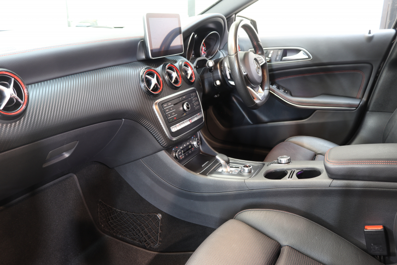 AMG Aクラス A45 4MATIC ﾚｰﾀﾞｰｾｰﾌﾃｨPKG　後期 ｷｰﾚｽｺﾞｰ 黒本革 HDDﾅﾋﾞTV ｽﾏﾎ連携 ﾊﾞｯｸｶﾒﾗ PTS LEDﾗｲﾄ AMG専用装備&ﾁｭｰﾆﾝｸﾞ ﾀﾞｲﾅﾐｯｸS BBS18AW 7AT　2年保証