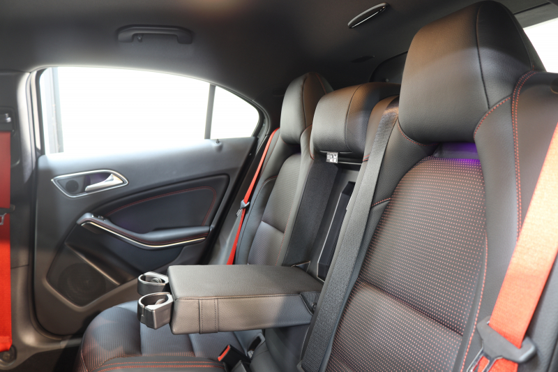 AMG Aクラス A45 4MATIC ﾚｰﾀﾞｰｾｰﾌﾃｨPKG　後期 ｷｰﾚｽｺﾞｰ 黒本革 HDDﾅﾋﾞTV ｽﾏﾎ連携 ﾊﾞｯｸｶﾒﾗ PTS LEDﾗｲﾄ AMG専用装備&ﾁｭｰﾆﾝｸﾞ ﾀﾞｲﾅﾐｯｸS BBS18AW 7AT　2年保証