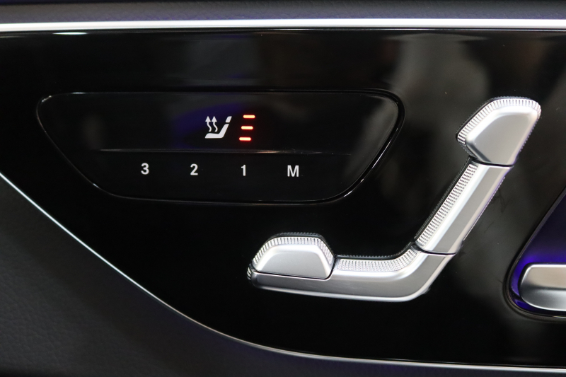 メルセデスベンツ Cクラス C220d AVG AMGﾗｲﾝ ﾚｻﾞｰｴｸｽｸﾙｰｼﾌﾞﾍﾞｰｼｯｸ&ﾚｰﾀﾞｰｾｰﾌﾃｨPKG　ISG搭載 ｷｰﾚｽｺﾞｰ 黒本革 ﾊﾟﾉﾗﾏSR ﾍｯﾄﾞｱｯﾌﾟD MBUXﾅﾋﾞTV&ARﾅﾋﾞ ｽﾏﾎ連携 360ｶﾒﾗ PTS LEDﾗｲﾄ 自動ﾄﾗﾝｸ AMGｴｱﾛ&18AW Rｱｸｽﾙｽﾃｱﾘﾝｸﾞ 9AT　2年保証