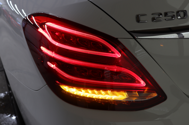 メルセデスベンツ Cクラス C250ｽﾎﾟｰﾂ ﾚｻﾞｰｴｸｽｸﾙｰｼﾌﾞ&ﾚｰﾀﾞｰｾｰﾌﾃｨPKG　ｷｰﾚｽｺﾞｰ 赤本革 ﾍｯﾄﾞｱｯﾌﾟD HDDﾅﾋﾞTV BT音楽 ﾌﾞﾙﾒｽﾀｰ ﾊﾞｯｸｶﾒﾗ PTS LEDﾗｲﾄ 自動ﾄﾗﾝｸ ﾊﾝｽﾞﾌﾘｰA AMGｴｱﾛ&19AW ｴｱｻｽ 7AT　2年保証