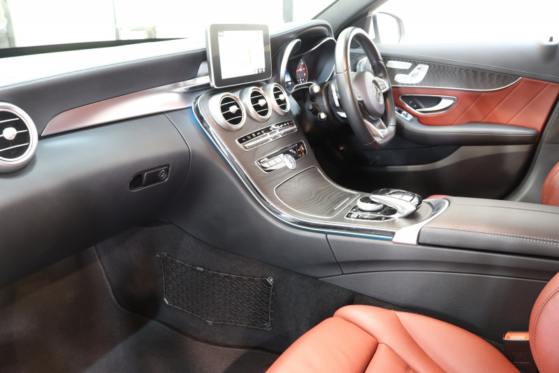 メルセデスベンツ Cクラス C250ｽﾎﾟｰﾂ ﾚｻﾞｰｴｸｽｸﾙｰｼﾌﾞ&ﾚｰﾀﾞｰｾｰﾌﾃｨPKG　ｷｰﾚｽｺﾞｰ 赤本革 ﾍｯﾄﾞｱｯﾌﾟD HDDﾅﾋﾞTV BT音楽 ﾌﾞﾙﾒｽﾀｰ ﾊﾞｯｸｶﾒﾗ PTS LEDﾗｲﾄ 自動ﾄﾗﾝｸ ﾊﾝｽﾞﾌﾘｰA AMGｴｱﾛ&19AW ｴｱｻｽ 7AT　2年保証