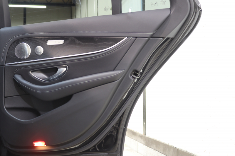 メルセデスベンツ Eクラス E250ｽﾃｰｼｮﾝﾜｺﾞﾝ AVG ｽﾎﾟｰﾂ 本革仕様 ﾚｰﾀﾞｰｾｰﾌﾃｨPKG　ｷｰﾚｽｺﾞｰ 黒本革 ﾍｯﾄﾞｱｯﾌﾟD HDDﾅﾋﾞTV ｽﾏﾎ連携 ﾌﾞﾙﾒｽﾀｰ 360ｶﾒﾗ PTS LEDﾗｲﾄ 自動Rｹﾞｰﾄ ﾊﾝｽﾞﾌﾘｰA AMGｴｱﾛ&19AW ﾀﾞｲﾅﾐｯｸS 9AT　2年保証