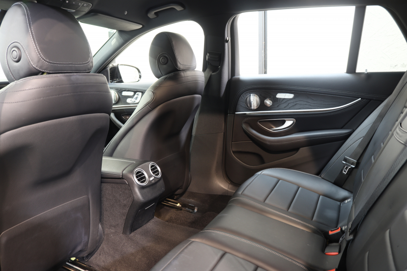 メルセデスベンツ Eクラス E250ｽﾃｰｼｮﾝﾜｺﾞﾝ AVG ｽﾎﾟｰﾂ 本革仕様 ﾚｰﾀﾞｰｾｰﾌﾃｨPKG　ｷｰﾚｽｺﾞｰ 黒本革 ﾍｯﾄﾞｱｯﾌﾟD HDDﾅﾋﾞTV ｽﾏﾎ連携 ﾌﾞﾙﾒｽﾀｰ 360ｶﾒﾗ PTS LEDﾗｲﾄ 自動Rｹﾞｰﾄ ﾊﾝｽﾞﾌﾘｰA AMGｴｱﾛ&19AW ﾀﾞｲﾅﾐｯｸS 9AT　2年保証