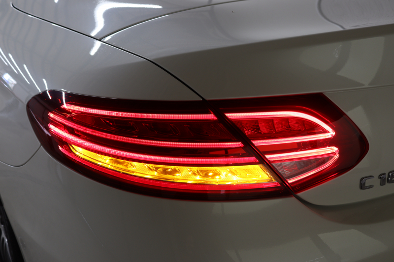 メルセデスベンツ Cクラス C180ｶﾌﾞﾘｵﾚ ｽﾎﾟｰﾂ ﾚｻﾞｰｴｸｽｸﾙｰｼﾌﾞ&ﾚｰﾀﾞｰｾｰﾌﾃｨPKG　ｷｰﾚｽｺﾞｰ 黒本革 ｴｱｽｶｰﾌ ﾍｯﾄﾞｱｯﾌﾟD HDDﾅﾋﾞTV BT音楽 ﾊﾞｯｸｶﾒﾗ PTS LEDﾗｲﾄ AMGｴｱﾛ&19AW ﾀﾞｲﾅﾐｯｸS 黒幌 9AT　2年保証