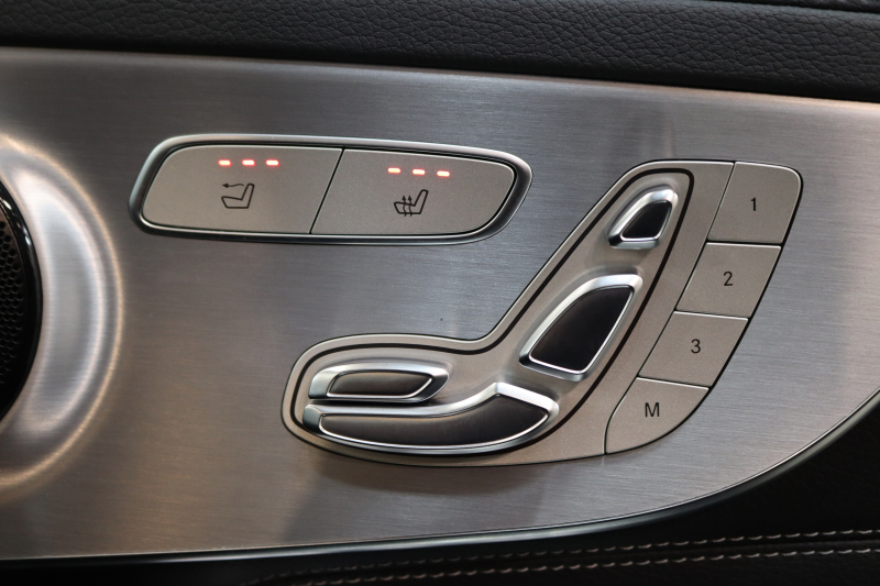 メルセデスベンツ Cクラス C180ｶﾌﾞﾘｵﾚ ｽﾎﾟｰﾂ ﾚｻﾞｰｴｸｽｸﾙｰｼﾌﾞ&ﾚｰﾀﾞｰｾｰﾌﾃｨPKG　ｷｰﾚｽｺﾞｰ 黒本革 ｴｱｽｶｰﾌ ﾍｯﾄﾞｱｯﾌﾟD HDDﾅﾋﾞTV BT音楽 ﾊﾞｯｸｶﾒﾗ PTS LEDﾗｲﾄ AMGｴｱﾛ&19AW ﾀﾞｲﾅﾐｯｸS 黒幌 9AT　2年保証