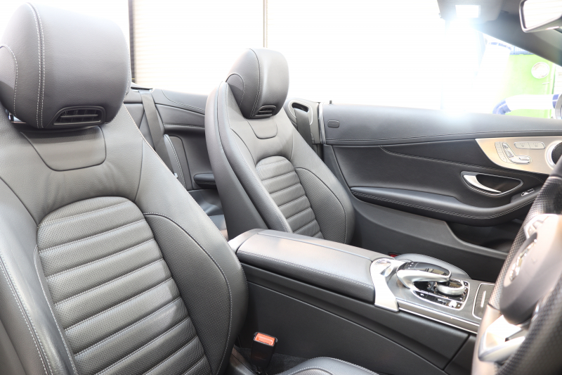 メルセデスベンツ Cクラス C180ｶﾌﾞﾘｵﾚ ｽﾎﾟｰﾂ ﾚｻﾞｰｴｸｽｸﾙｰｼﾌﾞ&ﾚｰﾀﾞｰｾｰﾌﾃｨPKG　ｷｰﾚｽｺﾞｰ 黒本革 ｴｱｽｶｰﾌ ﾍｯﾄﾞｱｯﾌﾟD HDDﾅﾋﾞTV BT音楽 ﾊﾞｯｸｶﾒﾗ PTS LEDﾗｲﾄ AMGｴｱﾛ&19AW ﾀﾞｲﾅﾐｯｸS 黒幌 9AT　2年保証