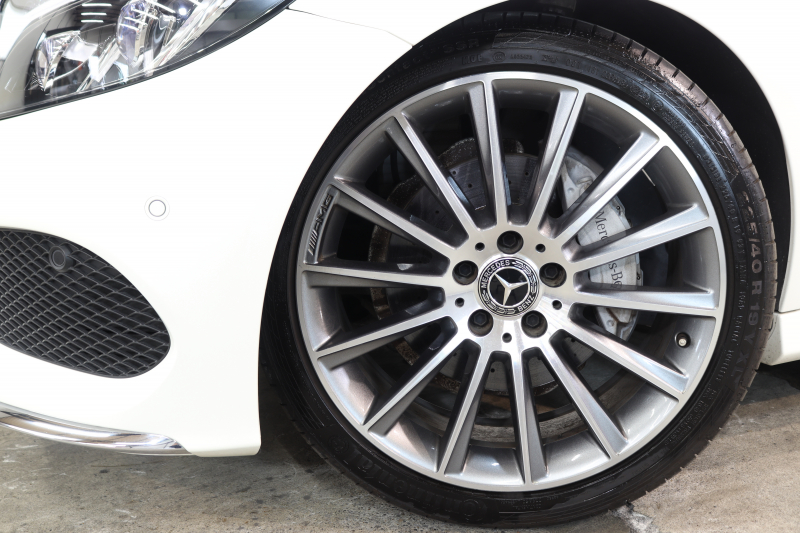 メルセデスベンツ Cクラス C180ｶﾌﾞﾘｵﾚ ｽﾎﾟｰﾂ ﾚｻﾞｰｴｸｽｸﾙｰｼﾌﾞ&ﾚｰﾀﾞｰｾｰﾌﾃｨPKG　ｷｰﾚｽｺﾞｰ 黒本革 ｴｱｽｶｰﾌ ﾍｯﾄﾞｱｯﾌﾟD HDDﾅﾋﾞTV BT音楽 ﾊﾞｯｸｶﾒﾗ PTS LEDﾗｲﾄ AMGｴｱﾛ&19AW ﾀﾞｲﾅﾐｯｸS 黒幌 9AT　2年保証