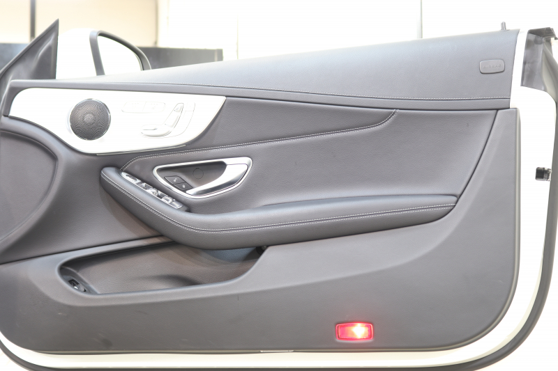 メルセデスベンツ Cクラス C180ｶﾌﾞﾘｵﾚ ｽﾎﾟｰﾂ ﾚｻﾞｰｴｸｽｸﾙｰｼﾌﾞ&ﾚｰﾀﾞｰｾｰﾌﾃｨPKG　ｷｰﾚｽｺﾞｰ 黒本革 ｴｱｽｶｰﾌ ﾍｯﾄﾞｱｯﾌﾟD HDDﾅﾋﾞTV BT音楽 ﾊﾞｯｸｶﾒﾗ PTS LEDﾗｲﾄ AMGｴｱﾛ&19AW ﾀﾞｲﾅﾐｯｸS 黒幌 9AT　2年保証