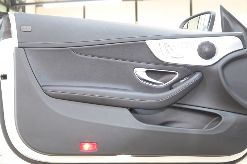 メルセデスベンツ Cクラス C180ｶﾌﾞﾘｵﾚ ｽﾎﾟｰﾂ ﾚｻﾞｰｴｸｽｸﾙｰｼﾌﾞ&ﾚｰﾀﾞｰｾｰﾌﾃｨPKG　ｷｰﾚｽｺﾞｰ 黒本革 ｴｱｽｶｰﾌ ﾍｯﾄﾞｱｯﾌﾟD HDDﾅﾋﾞTV BT音楽 ﾊﾞｯｸｶﾒﾗ PTS LEDﾗｲﾄ AMGｴｱﾛ&19AW ﾀﾞｲﾅﾐｯｸS 黒幌 9AT　2年保証