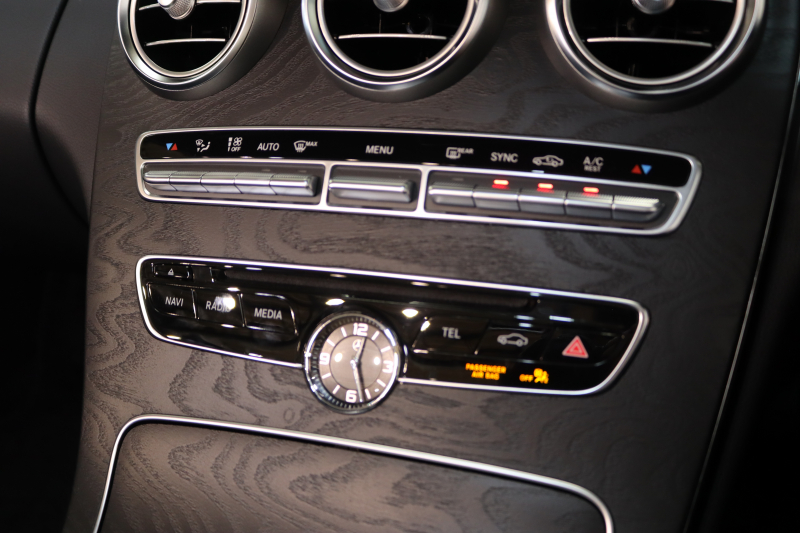 メルセデスベンツ Cクラス C180ｶﾌﾞﾘｵﾚ ｽﾎﾟｰﾂ ﾚｻﾞｰｴｸｽｸﾙｰｼﾌﾞ&ﾚｰﾀﾞｰｾｰﾌﾃｨPKG　ｷｰﾚｽｺﾞｰ 黒本革 ｴｱｽｶｰﾌ ﾍｯﾄﾞｱｯﾌﾟD HDDﾅﾋﾞTV BT音楽 ﾊﾞｯｸｶﾒﾗ PTS LEDﾗｲﾄ AMGｴｱﾛ&19AW ﾀﾞｲﾅﾐｯｸS 黒幌 9AT　2年保証