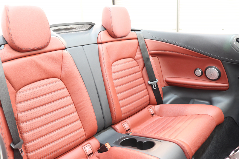 AMG Cクラス C43 4MATIC ｶﾌﾞﾘｵﾚ ﾚｰﾀﾞｰｾｰﾌﾃｨPKG　ｷｰﾚｽｺﾞｰ 赤本革 ｴｱｽｶｰﾌ ﾍｯﾄﾞｱｯﾌﾟD HDDﾅﾋﾞTV BT音楽 ﾌﾞﾙﾒｽﾀｰ ﾊﾞｯｸｶﾒﾗ PTS LEDﾗｲﾄ AMG専用装備&ﾁｭｰﾆﾝｸﾞﾀﾞｲﾅﾐｯｸS 赤幌 9AT　2年保証