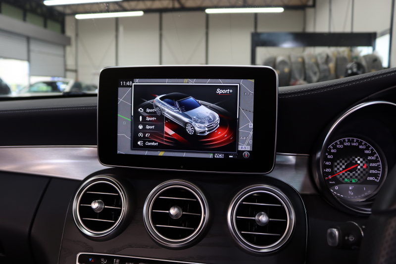 AMG Cクラス C43 4MATIC ｶﾌﾞﾘｵﾚ ﾚｰﾀﾞｰｾｰﾌﾃｨPKG　ｷｰﾚｽｺﾞｰ 赤本革 ｴｱｽｶｰﾌ ﾍｯﾄﾞｱｯﾌﾟD HDDﾅﾋﾞTV BT音楽 ﾌﾞﾙﾒｽﾀｰ ﾊﾞｯｸｶﾒﾗ PTS LEDﾗｲﾄ AMG専用装備&ﾁｭｰﾆﾝｸﾞﾀﾞｲﾅﾐｯｸS 赤幌 9AT　2年保証