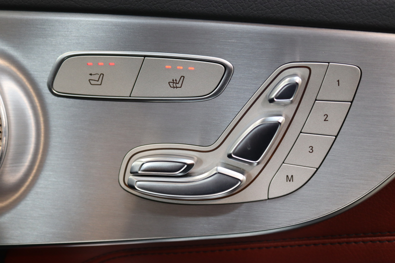 AMG Cクラス C43 4MATIC ｶﾌﾞﾘｵﾚ ﾚｰﾀﾞｰｾｰﾌﾃｨPKG　ｷｰﾚｽｺﾞｰ 赤本革 ｴｱｽｶｰﾌ ﾍｯﾄﾞｱｯﾌﾟD HDDﾅﾋﾞTV BT音楽 ﾌﾞﾙﾒｽﾀｰ ﾊﾞｯｸｶﾒﾗ PTS LEDﾗｲﾄ AMG専用装備&ﾁｭｰﾆﾝｸﾞﾀﾞｲﾅﾐｯｸS 赤幌 9AT　2年保証