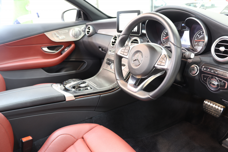 AMG Cクラス C43 4MATIC ｶﾌﾞﾘｵﾚ ﾚｰﾀﾞｰｾｰﾌﾃｨPKG　ｷｰﾚｽｺﾞｰ 赤本革 ｴｱｽｶｰﾌ ﾍｯﾄﾞｱｯﾌﾟD HDDﾅﾋﾞTV BT音楽 ﾌﾞﾙﾒｽﾀｰ ﾊﾞｯｸｶﾒﾗ PTS LEDﾗｲﾄ AMG専用装備&ﾁｭｰﾆﾝｸﾞﾀﾞｲﾅﾐｯｸS 赤幌 9AT　2年保証