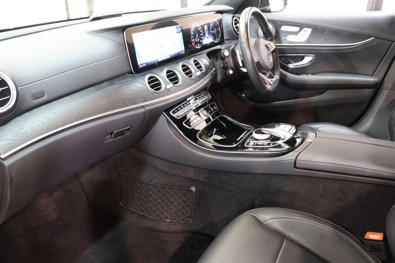 メルセデスベンツ Eクラス E220d AVG ｽﾎﾟｰﾂ ﾚｻﾞｰ&ﾚｰﾀﾞｰｾｰﾌﾃｨPKG　ｷｰﾚｽｺﾞｰ 黒本革 HDDﾅﾋﾞTV ｽﾏﾎ連携 ﾌﾞﾙﾒｽﾀｰ 360ｶﾒﾗ PTS LEDﾗｲﾄ 自動ﾄﾗﾝｸ AMGｴｱﾛ&19AW ﾀﾞｲﾅﾐｯｸS 9AT　2年保証