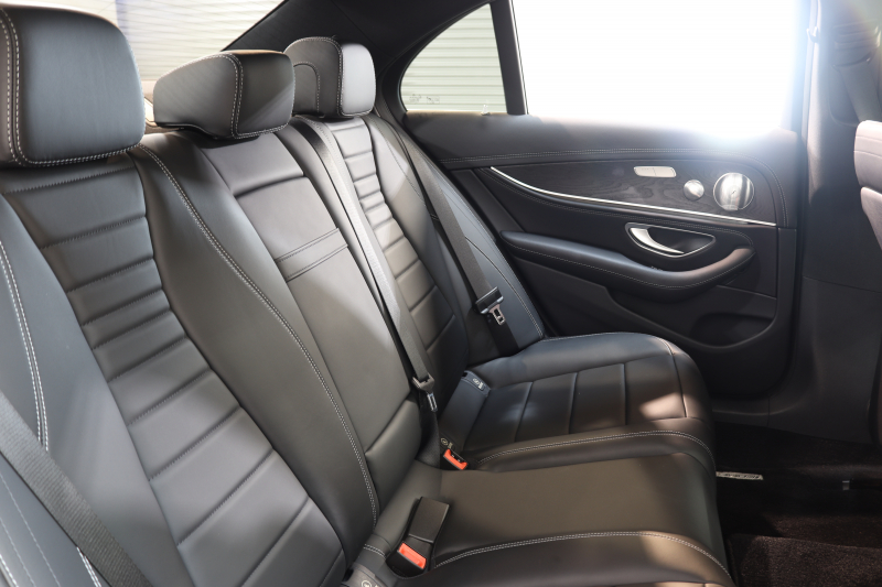 メルセデスベンツ Eクラス E220d AVG ｽﾎﾟｰﾂ ﾚｻﾞｰ&ﾚｰﾀﾞｰｾｰﾌﾃｨPKG　ｷｰﾚｽｺﾞｰ 黒本革 HDDﾅﾋﾞTV ｽﾏﾎ連携 ﾌﾞﾙﾒｽﾀｰ 360ｶﾒﾗ PTS LEDﾗｲﾄ 自動ﾄﾗﾝｸ AMGｴｱﾛ&19AW ﾀﾞｲﾅﾐｯｸS 9AT　2年保証