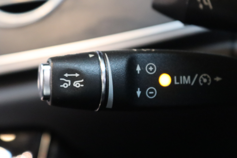 メルセデスベンツ Eクラス E220d AVG ｽﾎﾟｰﾂ ﾚｻﾞｰ&ﾚｰﾀﾞｰｾｰﾌﾃｨPKG　ｷｰﾚｽｺﾞｰ 黒本革 HDDﾅﾋﾞTV ｽﾏﾎ連携 ﾌﾞﾙﾒｽﾀｰ 360ｶﾒﾗ PTS LEDﾗｲﾄ 自動ﾄﾗﾝｸ AMGｴｱﾛ&19AW ﾀﾞｲﾅﾐｯｸS 9AT　2年保証