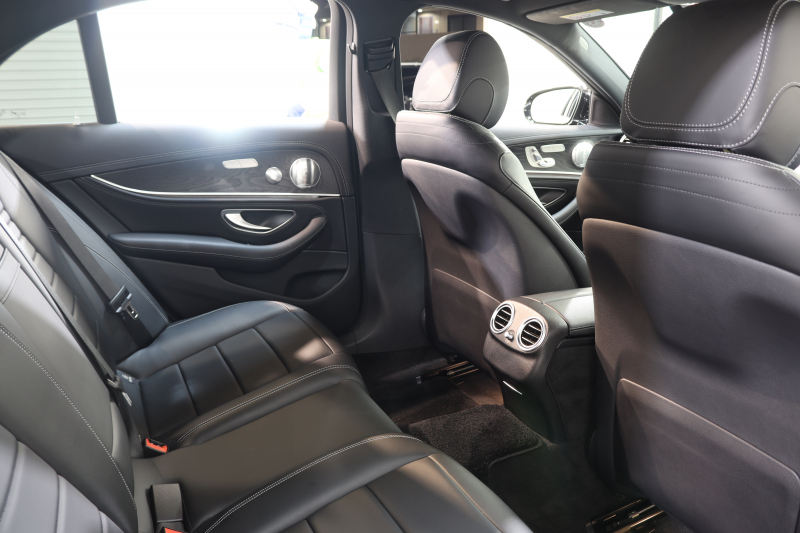 メルセデスベンツ Eクラス E220d AVG ｽﾎﾟｰﾂ ﾚｻﾞｰ&ﾚｰﾀﾞｰｾｰﾌﾃｨPKG　ｷｰﾚｽｺﾞｰ 黒本革 HDDﾅﾋﾞTV ｽﾏﾎ連携 ﾌﾞﾙﾒｽﾀｰ 360ｶﾒﾗ PTS LEDﾗｲﾄ 自動ﾄﾗﾝｸ AMGｴｱﾛ&19AW ﾀﾞｲﾅﾐｯｸS 9AT　2年保証