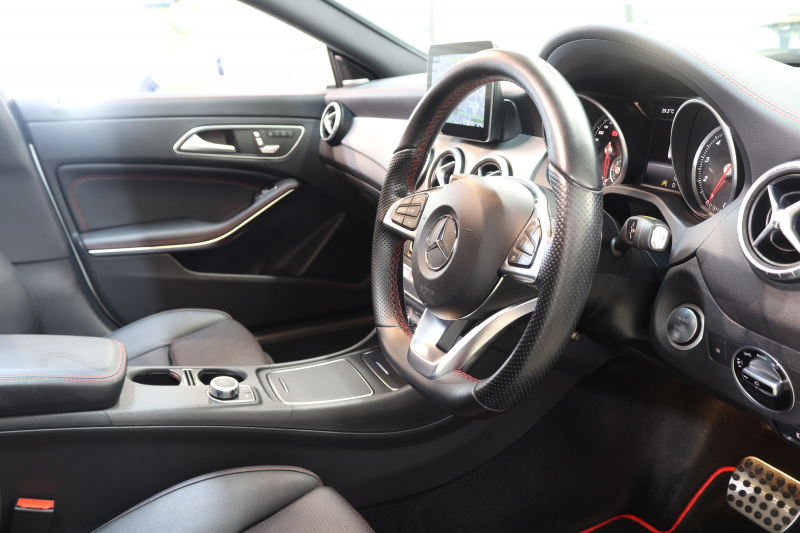 メルセデスベンツ CLAクラス CLA180ｼｭｰﾃｨﾝｸﾞﾌﾞﾚｰｸ ｽﾎﾟｰﾂ AMGﾚｻﾞｰｴｸｽｸﾙｰｼﾌﾞ&ﾚｰﾀﾞｰｾｰﾌﾃｨPKG　後期 ｷｰﾚｽｺﾞｰ 黒本革 ﾊﾟﾉﾗﾏSR HDDﾅﾋﾞTV ｽﾏﾎ連携 harman/kardon ﾊﾞｯｸｶﾒﾗ PTS LEDﾗｲﾄ 自動Rｹﾞｰﾄ ﾊﾝｽﾞﾌﾘｰA AMGｴｱﾛ&18AW　2年保証