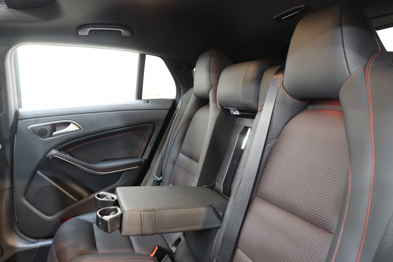 メルセデスベンツ CLAクラス CLA180ｼｭｰﾃｨﾝｸﾞﾌﾞﾚｰｸ ｽﾎﾟｰﾂ AMGﾚｻﾞｰｴｸｽｸﾙｰｼﾌﾞ&ﾚｰﾀﾞｰｾｰﾌﾃｨPKG　後期 ｷｰﾚｽｺﾞｰ 黒本革 ﾊﾟﾉﾗﾏSR HDDﾅﾋﾞTV ｽﾏﾎ連携 harman/kardon ﾊﾞｯｸｶﾒﾗ PTS LEDﾗｲﾄ 自動Rｹﾞｰﾄ ﾊﾝｽﾞﾌﾘｰA AMGｴｱﾛ&18AW　2年保証