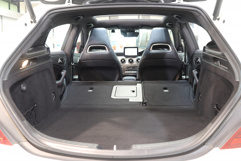 メルセデスベンツ CLAクラス CLA180ｼｭｰﾃｨﾝｸﾞﾌﾞﾚｰｸ ｽﾎﾟｰﾂ AMGﾚｻﾞｰｴｸｽｸﾙｰｼﾌﾞ&ﾚｰﾀﾞｰｾｰﾌﾃｨPKG　後期 ｷｰﾚｽｺﾞｰ 黒本革 ﾊﾟﾉﾗﾏSR HDDﾅﾋﾞTV ｽﾏﾎ連携 harman/kardon ﾊﾞｯｸｶﾒﾗ PTS LEDﾗｲﾄ 自動Rｹﾞｰﾄ ﾊﾝｽﾞﾌﾘｰA AMGｴｱﾛ&18AW　2年保証