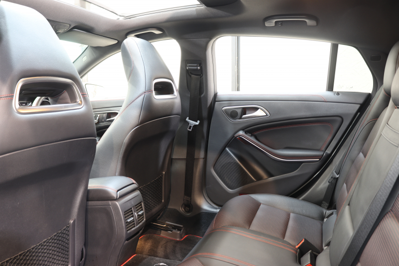 メルセデスベンツ CLAクラス CLA180ｼｭｰﾃｨﾝｸﾞﾌﾞﾚｰｸ ｽﾎﾟｰﾂ AMGﾚｻﾞｰｴｸｽｸﾙｰｼﾌﾞ&ﾚｰﾀﾞｰｾｰﾌﾃｨPKG　後期 ｷｰﾚｽｺﾞｰ 黒本革 ﾊﾟﾉﾗﾏSR HDDﾅﾋﾞTV ｽﾏﾎ連携 harman/kardon ﾊﾞｯｸｶﾒﾗ PTS LEDﾗｲﾄ 自動Rｹﾞｰﾄ ﾊﾝｽﾞﾌﾘｰA AMGｴｱﾛ&18AW　2年保証