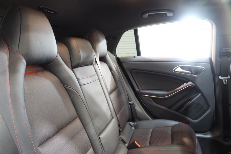 メルセデスベンツ CLAクラス CLA180ｼｭｰﾃｨﾝｸﾞﾌﾞﾚｰｸ ｽﾎﾟｰﾂ AMGﾚｻﾞｰｴｸｽｸﾙｰｼﾌﾞ&ﾚｰﾀﾞｰｾｰﾌﾃｨPKG　後期 ｷｰﾚｽｺﾞｰ 黒本革 ﾊﾟﾉﾗﾏSR HDDﾅﾋﾞTV ｽﾏﾎ連携 harman/kardon ﾊﾞｯｸｶﾒﾗ PTS LEDﾗｲﾄ 自動Rｹﾞｰﾄ ﾊﾝｽﾞﾌﾘｰA AMGｴｱﾛ&18AW　2年保証