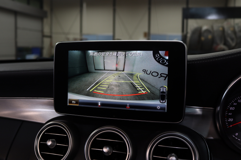 メルセデスベンツ Cクラス C180ｶﾌﾞﾘｵﾚ ｽﾎﾟｰﾂ ﾚｻﾞｰｴｸｽｸﾙｰｼﾌﾞ&ﾚｰﾀﾞｰｾｰﾌﾃｨPKG　ｷｰﾚｽｺﾞｰ 黒本革 ｴｱｽｶｰﾌ HDDﾅﾋﾞTV&ｷｬﾝｾﾗｰ BT音楽 ﾊﾞｯｸｶﾒﾗ PTS LEDﾗｲﾄ AMGｴｱﾛ&19AW 黒幌 9AT　2年保証