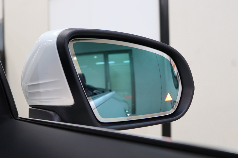 メルセデスベンツ Cクラス C180ｶﾌﾞﾘｵﾚ ｽﾎﾟｰﾂ ﾚｻﾞｰｴｸｽｸﾙｰｼﾌﾞ&ﾚｰﾀﾞｰｾｰﾌﾃｨPKG　ｷｰﾚｽｺﾞｰ 黒本革 ｴｱｽｶｰﾌ HDDﾅﾋﾞTV&ｷｬﾝｾﾗｰ BT音楽 ﾊﾞｯｸｶﾒﾗ PTS LEDﾗｲﾄ AMGｴｱﾛ&19AW 黒幌 9AT　2年保証