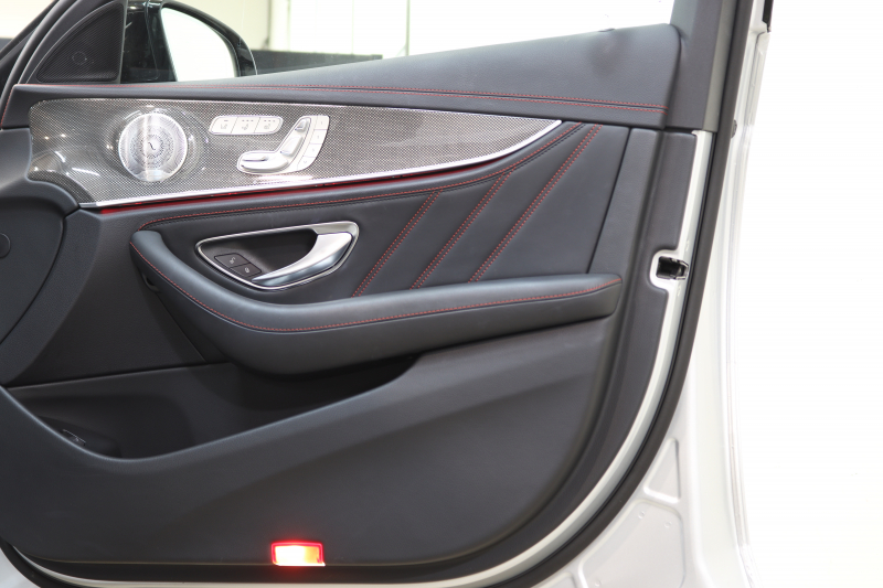 AMG Eクラス E53 4MATIC+ ｴｸｽｸﾙｰｼﾌﾞ&ﾚｰﾀﾞｰｾｰﾌﾃｨPKG　ISG搭載 中期 ｷｰﾚｽｺﾞｰ 黒本革 ﾍﾞﾝﾁﾚｰﾀｰ ﾊﾟﾉﾗﾏSR ﾍｯﾄﾞｱｯﾌﾟD HDDﾅﾋﾞTV ｽﾏﾎ連携 ﾌﾞﾙﾒｽﾀｰ 360ｶﾒﾗ PTS LEDﾗｲﾄ 自動ﾄﾗﾝｸ AMG専用装備&ﾁｭｰﾆﾝｸﾞﾀﾞｲﾅﾐｯｸS 9AT　2年保証