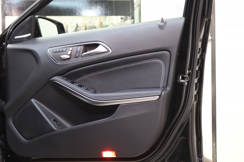 メルセデスベンツ GLA GLA220 4MATIC ﾌﾟﾚﾐｱﾑ&ﾚｰﾀﾞｰｾｰﾌﾃｨPKG　後期 ｷｰﾚｽｺﾞｰ 黒革 ﾊﾟﾉﾗﾏSR HDDﾅﾋﾞTV ｽﾏﾎ連携 harman/kardon ﾊﾞｯｸｶﾒﾗ PTS LEDﾗｲﾄ 自動Rｹﾞｰﾄ ﾊﾝｽﾞﾌﾘｰA 18AW ﾀﾞｲﾅﾐｯｸS　2年保証