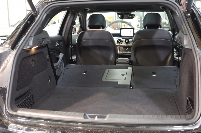 メルセデスベンツ GLA GLA220 4MATIC ﾌﾟﾚﾐｱﾑ&ﾚｰﾀﾞｰｾｰﾌﾃｨPKG　後期 ｷｰﾚｽｺﾞｰ 黒革 ﾊﾟﾉﾗﾏSR HDDﾅﾋﾞTV ｽﾏﾎ連携 harman/kardon ﾊﾞｯｸｶﾒﾗ PTS LEDﾗｲﾄ 自動Rｹﾞｰﾄ ﾊﾝｽﾞﾌﾘｰA 18AW ﾀﾞｲﾅﾐｯｸS　2年保証