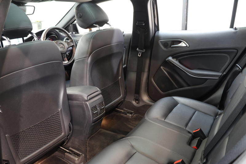 メルセデスベンツ GLA GLA220 4MATIC ﾌﾟﾚﾐｱﾑ&ﾚｰﾀﾞｰｾｰﾌﾃｨPKG　後期 ｷｰﾚｽｺﾞｰ 黒革 ﾊﾟﾉﾗﾏSR HDDﾅﾋﾞTV ｽﾏﾎ連携 harman/kardon ﾊﾞｯｸｶﾒﾗ PTS LEDﾗｲﾄ 自動Rｹﾞｰﾄ ﾊﾝｽﾞﾌﾘｰA 18AW ﾀﾞｲﾅﾐｯｸS　2年保証