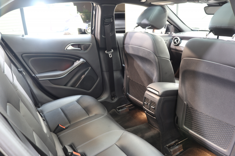 メルセデスベンツ GLA GLA220 4MATIC ﾌﾟﾚﾐｱﾑ&ﾚｰﾀﾞｰｾｰﾌﾃｨPKG　後期 ｷｰﾚｽｺﾞｰ 黒革 ﾊﾟﾉﾗﾏSR HDDﾅﾋﾞTV ｽﾏﾎ連携 harman/kardon ﾊﾞｯｸｶﾒﾗ PTS LEDﾗｲﾄ 自動Rｹﾞｰﾄ ﾊﾝｽﾞﾌﾘｰA 18AW ﾀﾞｲﾅﾐｯｸS　2年保証