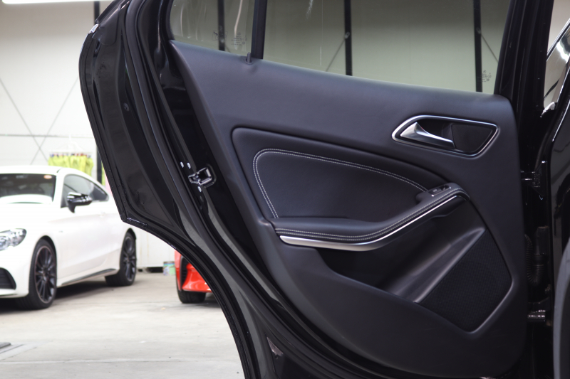 メルセデスベンツ GLA GLA220 4MATIC ﾌﾟﾚﾐｱﾑ&ﾚｰﾀﾞｰｾｰﾌﾃｨPKG　後期 ｷｰﾚｽｺﾞｰ 黒革 ﾊﾟﾉﾗﾏSR HDDﾅﾋﾞTV ｽﾏﾎ連携 harman/kardon ﾊﾞｯｸｶﾒﾗ PTS LEDﾗｲﾄ 自動Rｹﾞｰﾄ ﾊﾝｽﾞﾌﾘｰA 18AW ﾀﾞｲﾅﾐｯｸS　2年保証