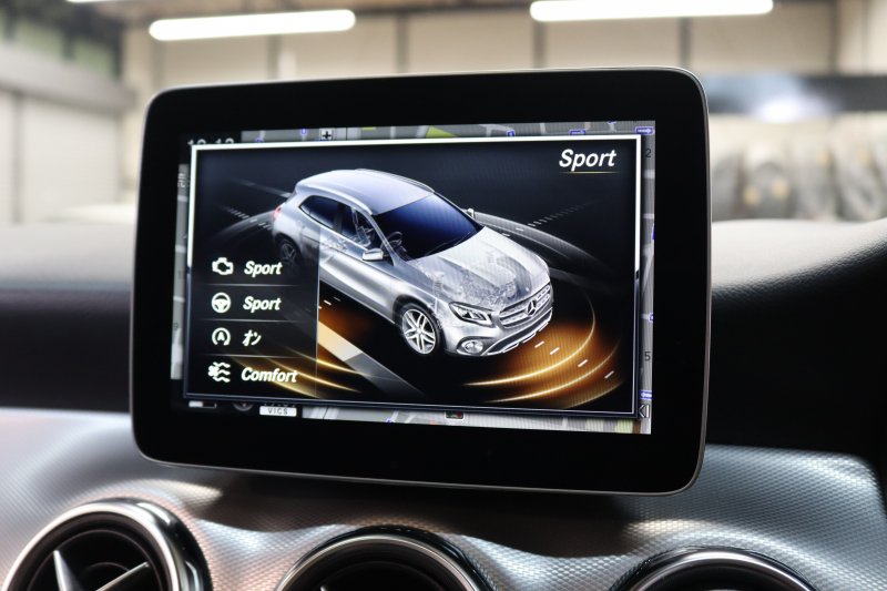 メルセデスベンツ GLA GLA220 4MATIC ﾌﾟﾚﾐｱﾑ&ﾚｰﾀﾞｰｾｰﾌﾃｨPKG　後期 ｷｰﾚｽｺﾞｰ 黒革 ﾊﾟﾉﾗﾏSR HDDﾅﾋﾞTV ｽﾏﾎ連携 harman/kardon ﾊﾞｯｸｶﾒﾗ PTS LEDﾗｲﾄ 自動Rｹﾞｰﾄ ﾊﾝｽﾞﾌﾘｰA 18AW ﾀﾞｲﾅﾐｯｸS　2年保証