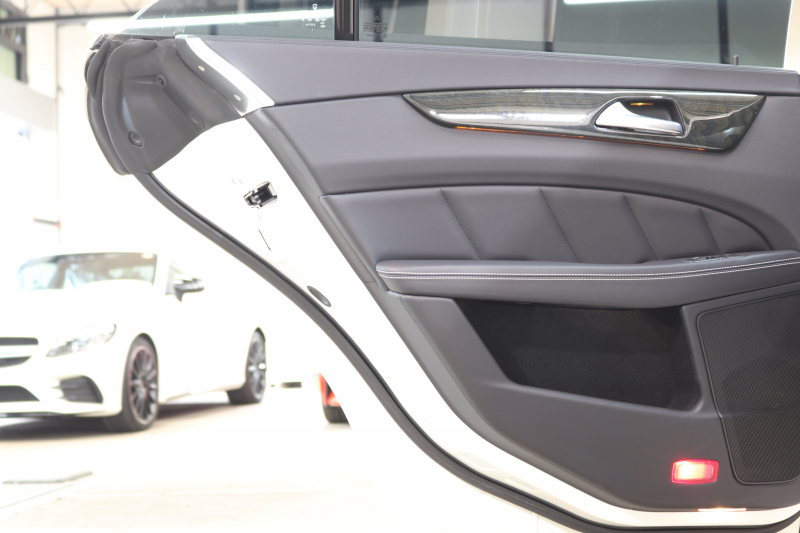 メルセデスベンツ CLS CLS350 AMGｽﾎﾟｰﾂ&ﾚｰﾀﾞｰｾｰﾌﾃｨPKG　ｷｰﾚｽｺﾞｰ 黒本革 ｼｰﾄﾋｰﾀｰ HDDﾅﾋﾞTV BT音楽 ﾊﾞｯｸｶﾒﾗ PTS LEDﾗｲﾄ 自動ﾄﾗﾝｸ AMGｴｱﾛ&19AW ｴｱｻｽ 7AT　2年保証